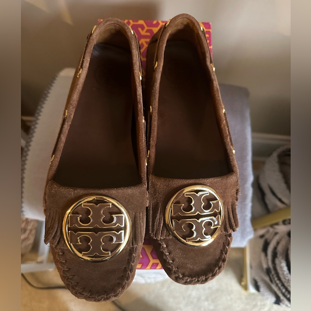 Tory Burch Alexandria (split suede) Loafer